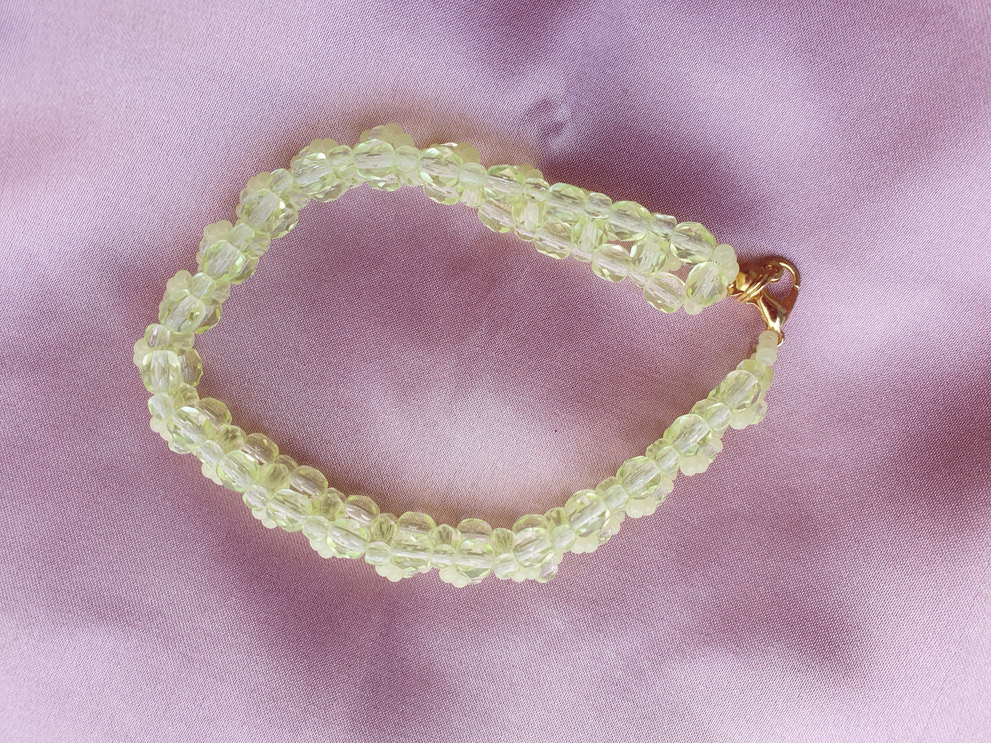 Glowing Uranium glass bracelet UR-BR004