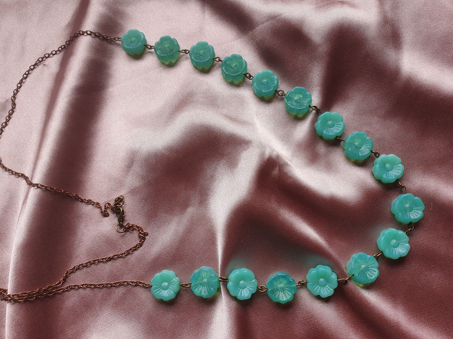 Glowing Uranium glass necklace Hibiscus handmade 25101NC