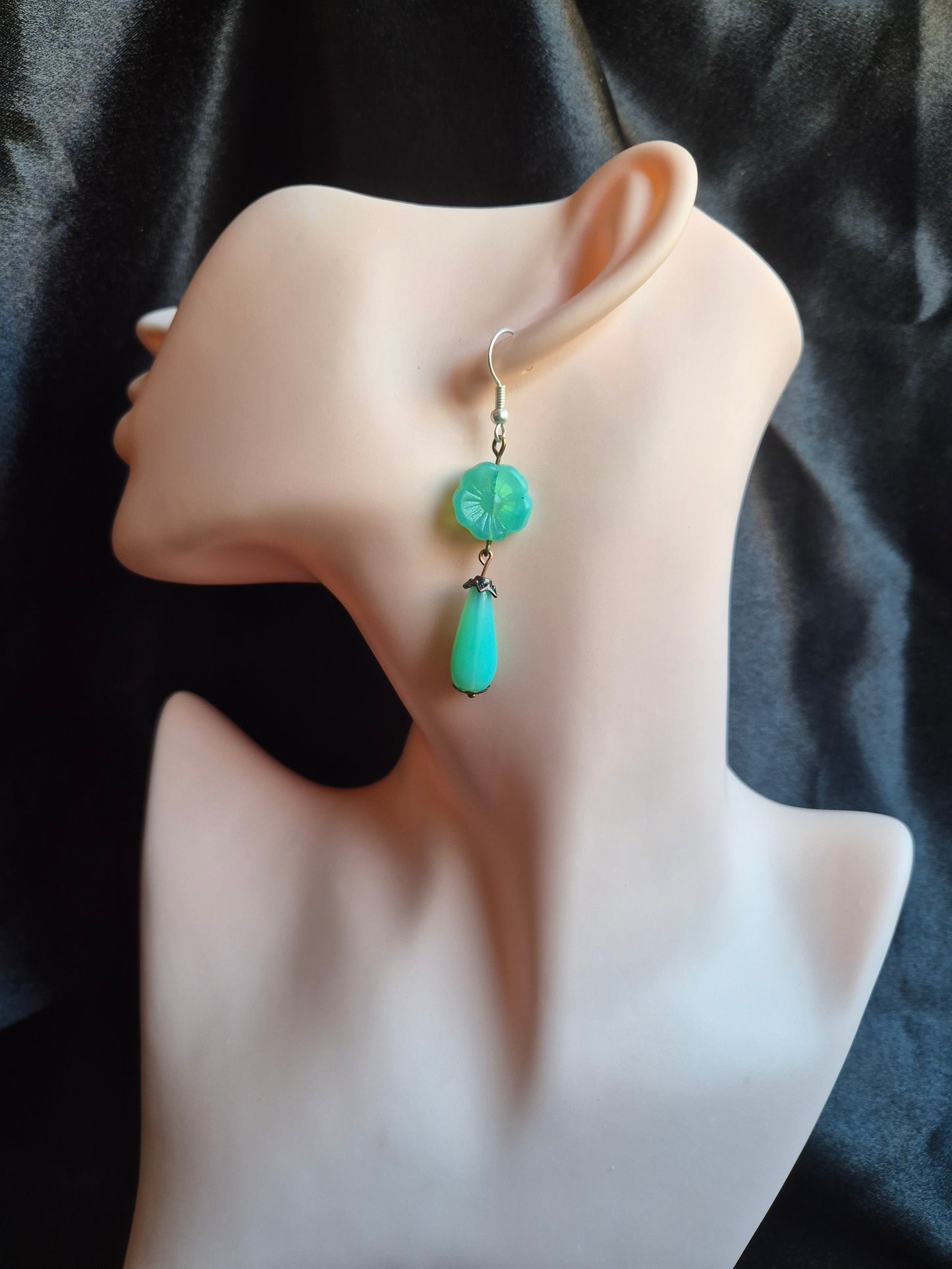 Czech glowing glass earrings vintage style #25102ER