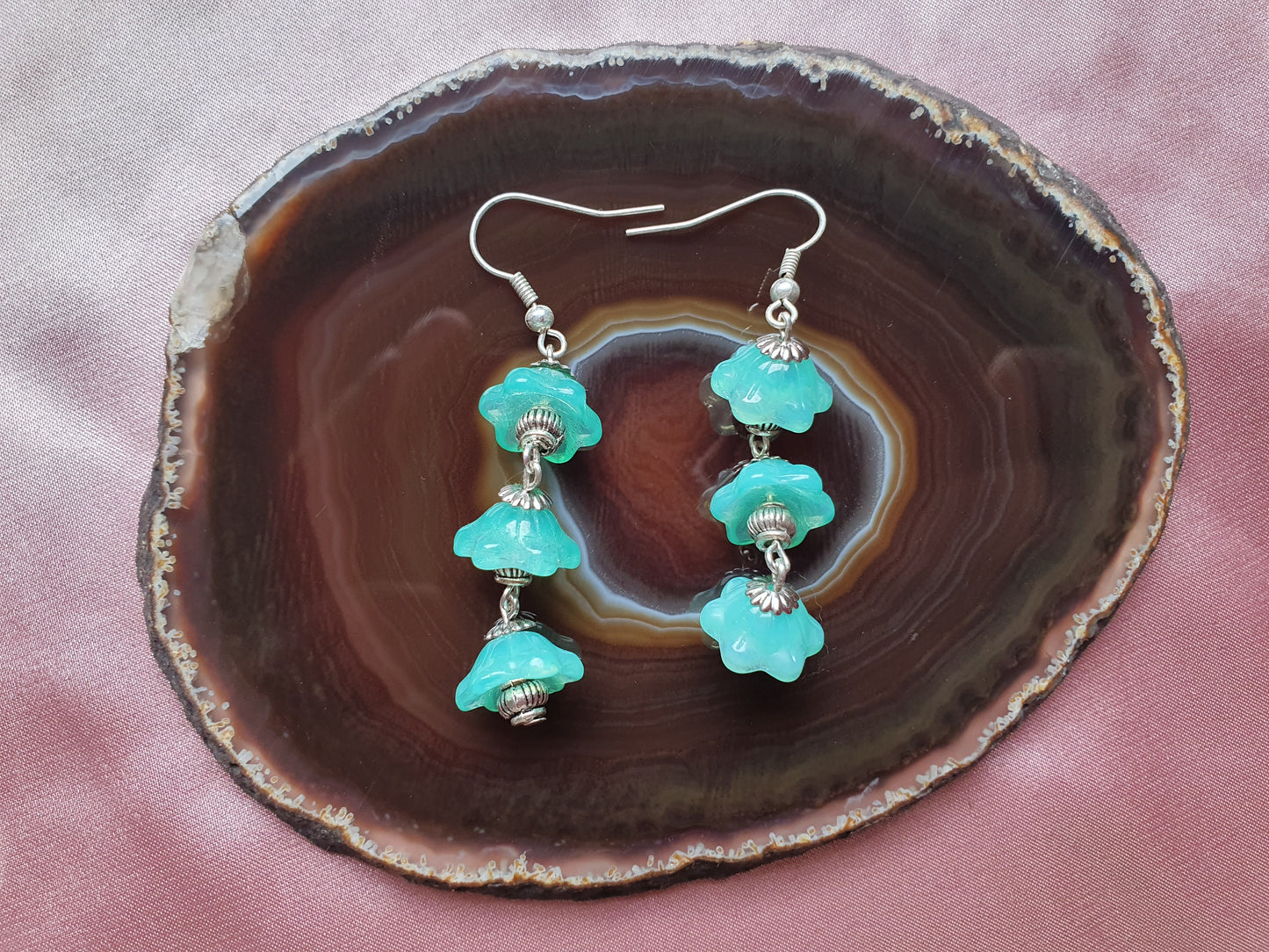 Handmade Uranium glass earrings 25103