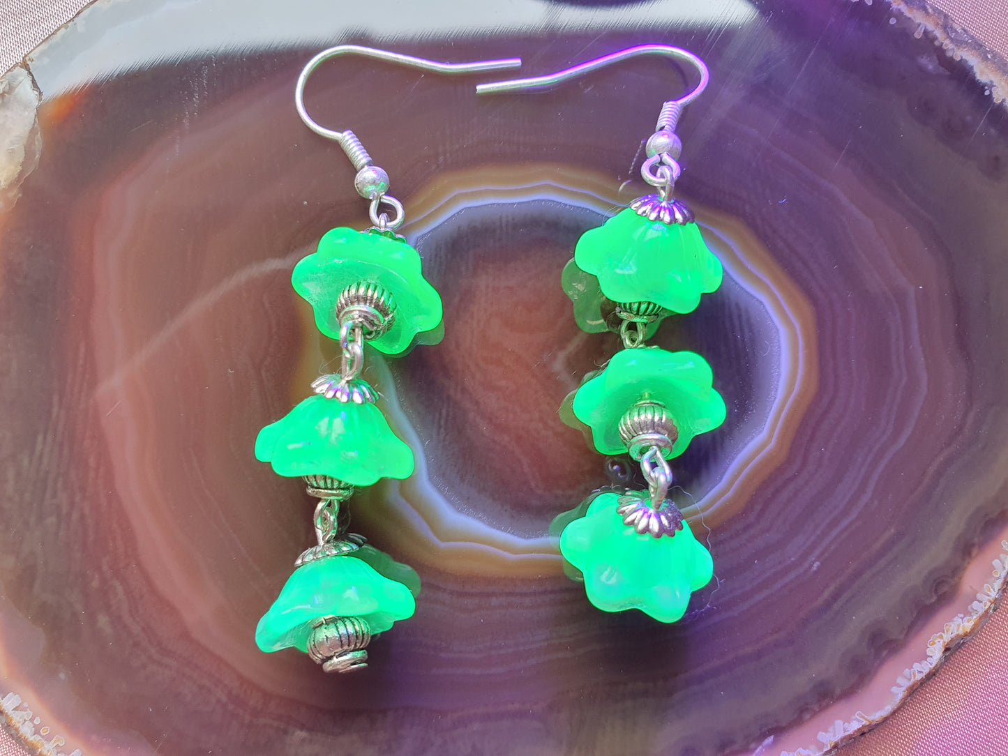Handmade Uranium glass earrings 25103