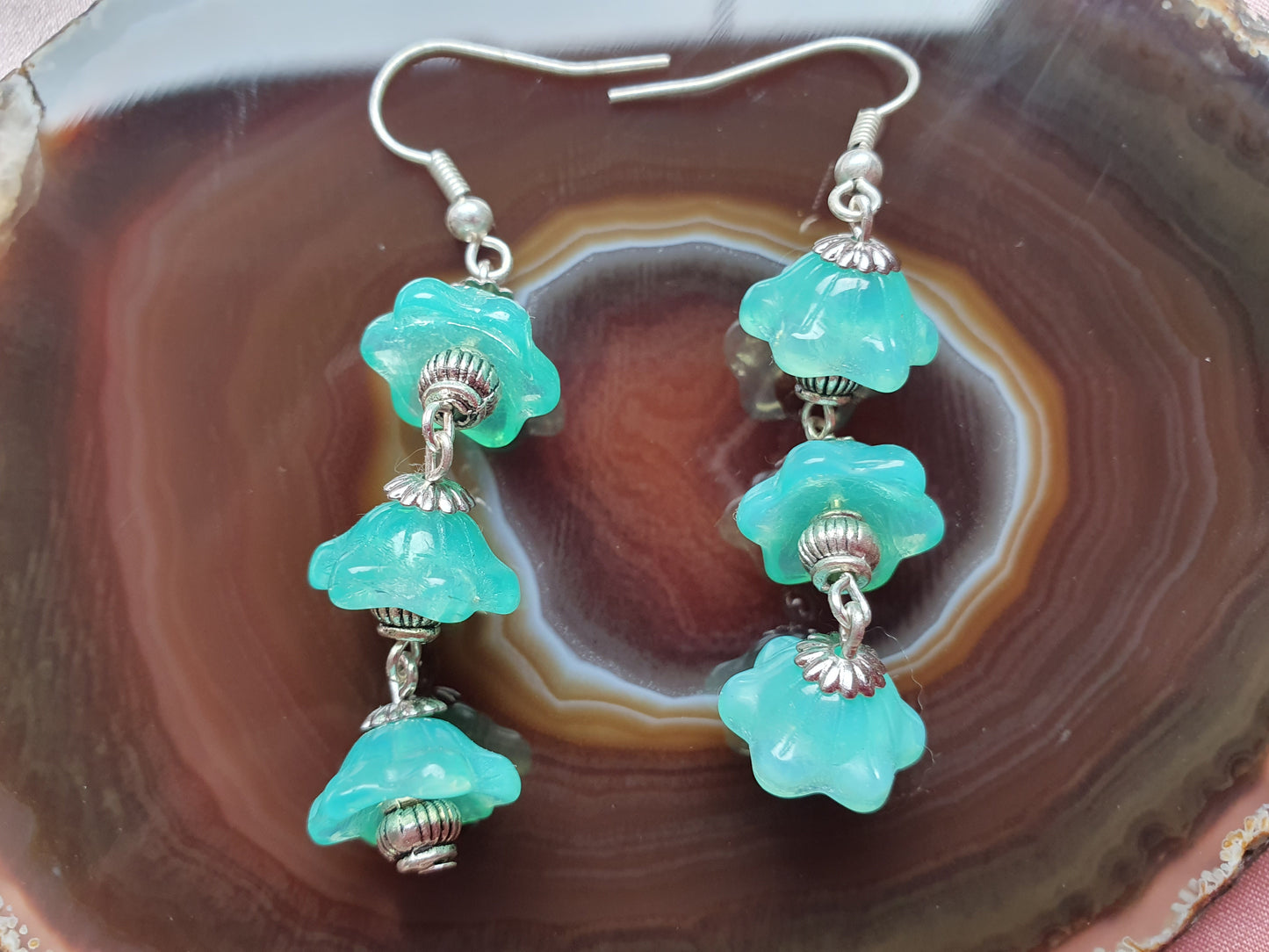 Handmade Uranium glass earrings 25103