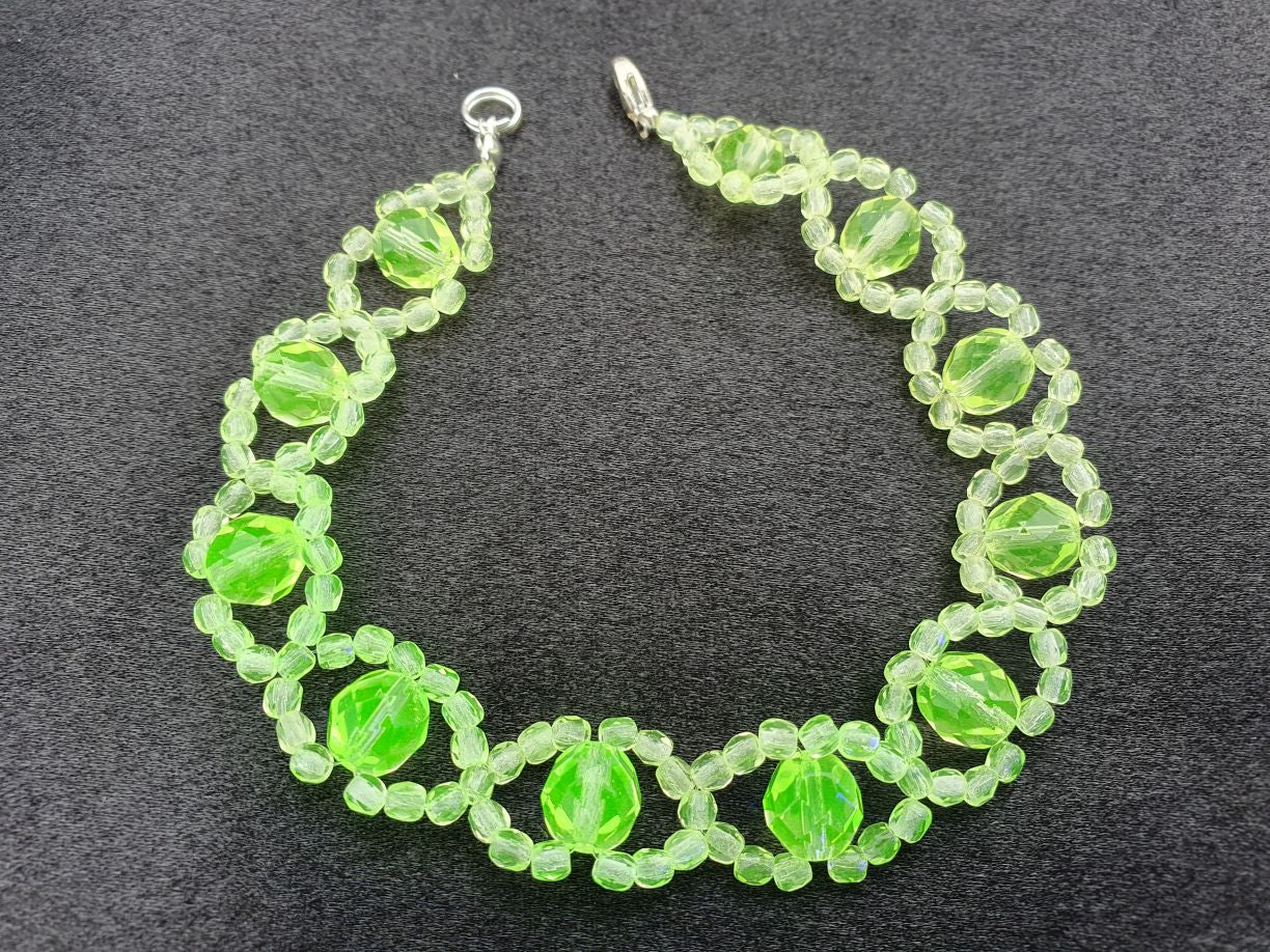 Glowing Uranium glass bracelet UR-BR005