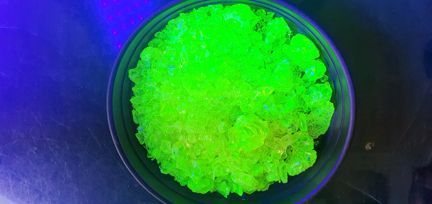 Uranium glass chips