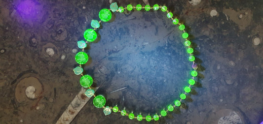 Genuine Uranium glass necklace vaseline beads vintage jewelry #24040