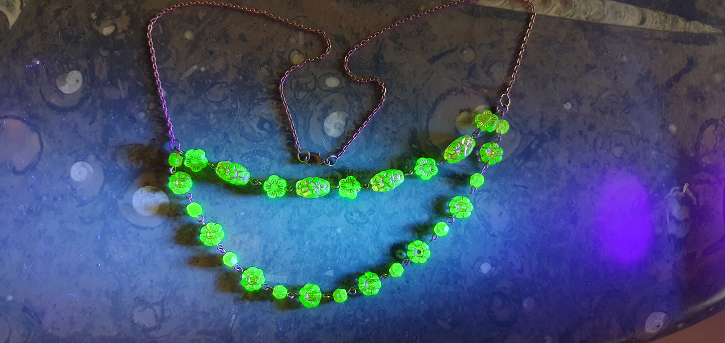 Czech Uranium glass necklace vaseline glass beads vintage jewelry #24082