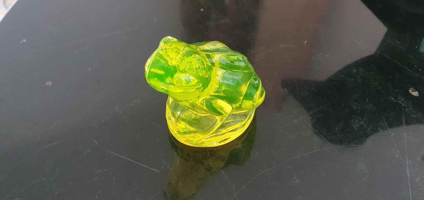 Frog Czech Uranium glass paperweight vaseline collectible item