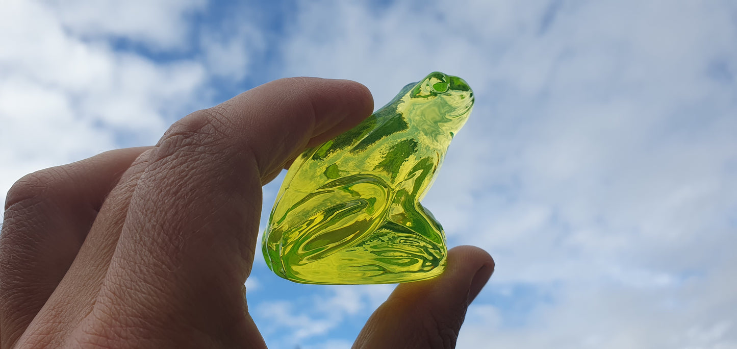 Frog Czech Uranium glass paperweight vaseline collectible item