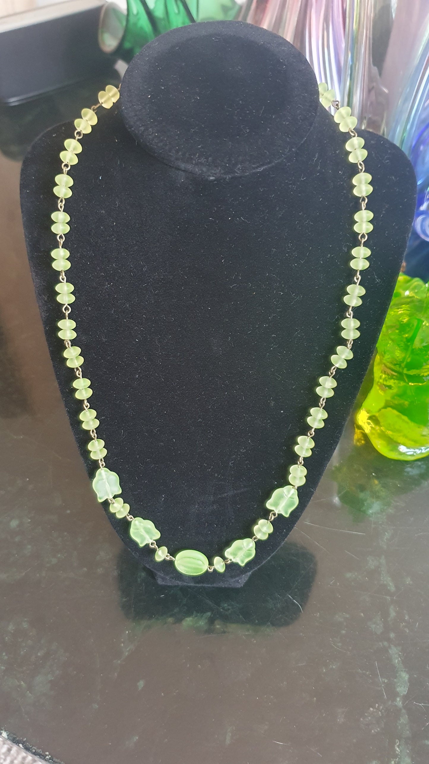 UV reactive glowing uranium glass necklace beads handmade #24086