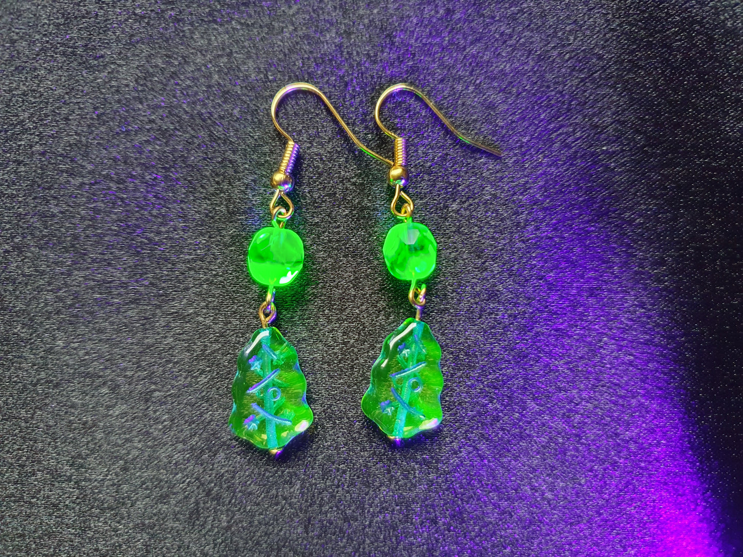 Glowing Uranium glass Christmas tree earrings UR-ER004