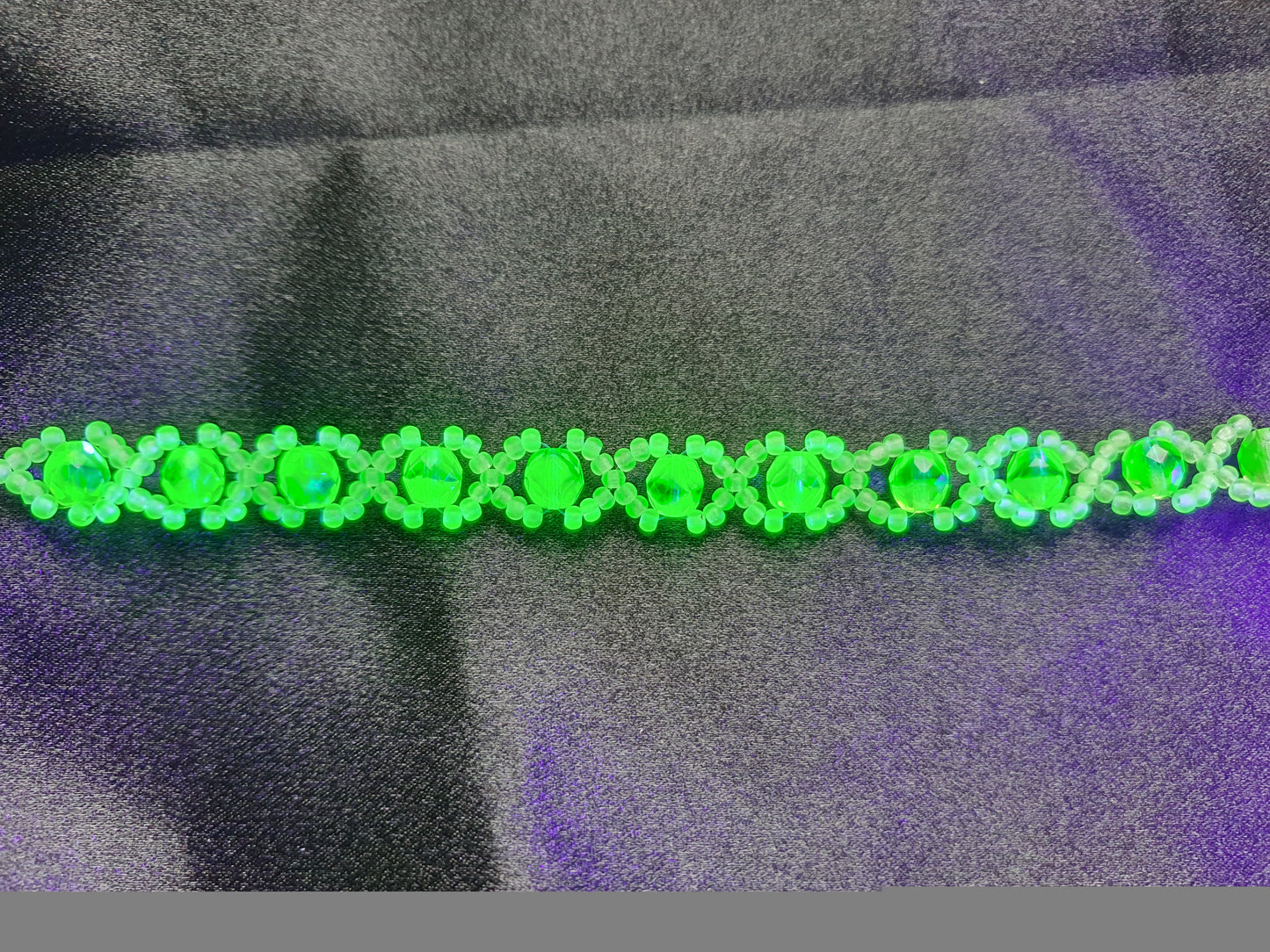 Amazing Uranium glass bracelet UR-BR006