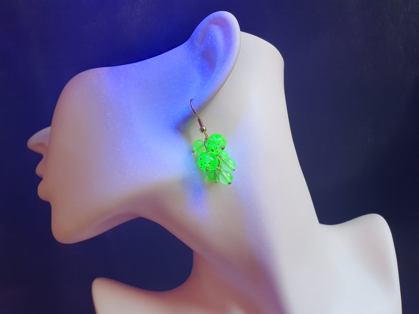 Glowing Uranium glass earrings one pair ER25101