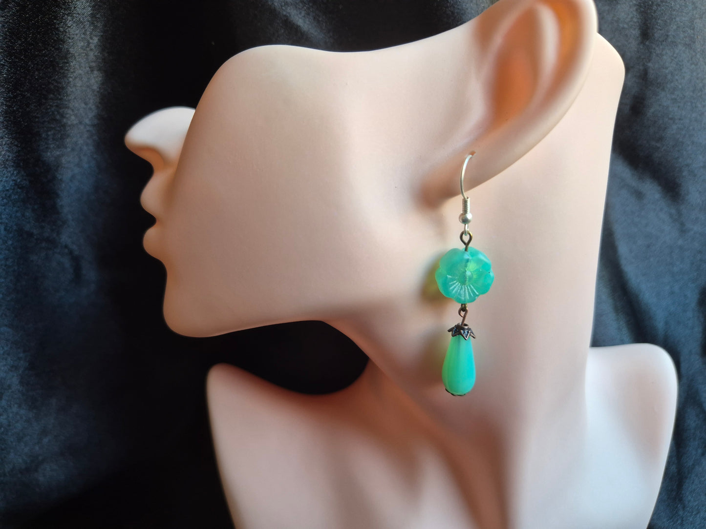 Czech glowing glass earrings vintage style #25102ER