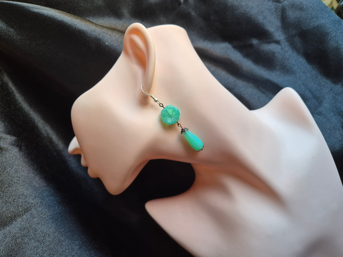 Czech glowing glass earrings vintage style #25102ER