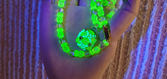 Czech Uranium glass necklace vaseline glass beads vintage jewelry #23010