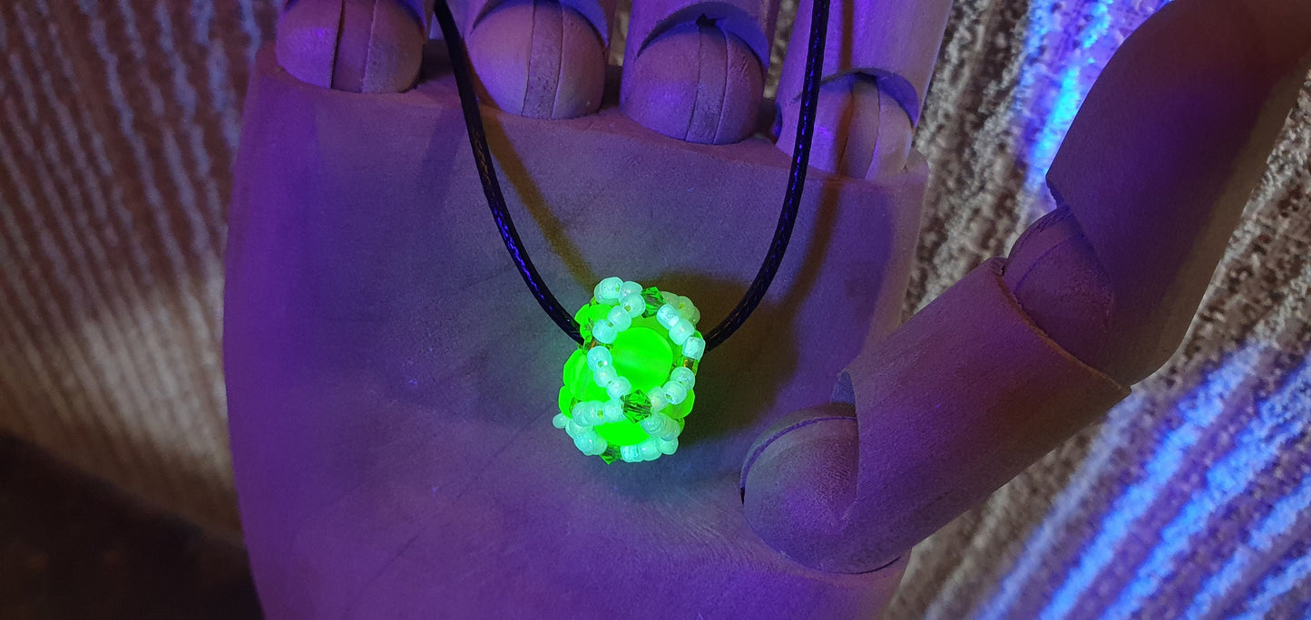 Czech Uranium glass necklace vaseline glass beads vintage jewelry #23006