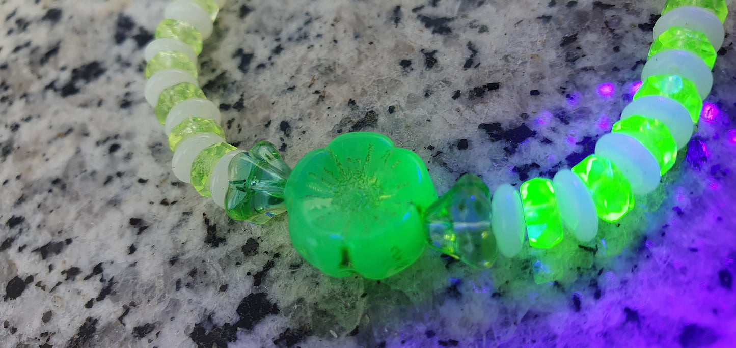 Czech Uranium glass bracelet vaseline glass beads vintage jewelry #24012