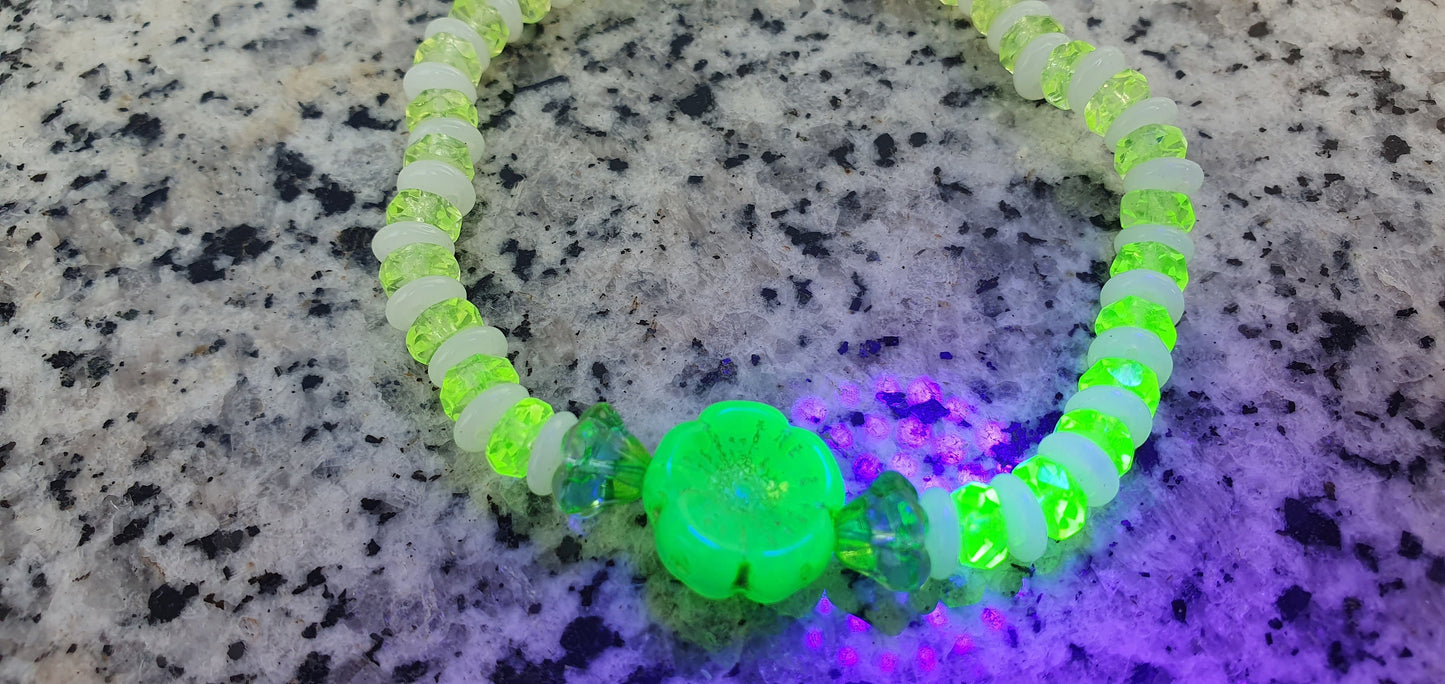 Czech Uranium glass bracelet vaseline glass beads vintage jewelry #24012