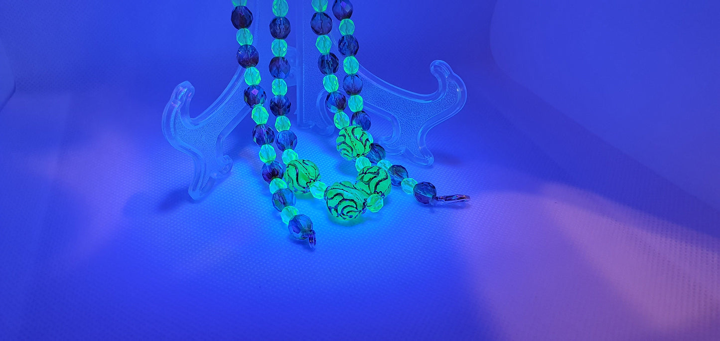 Czech Uranium glass necklace vaseline glass beads vintage jewelry #24006