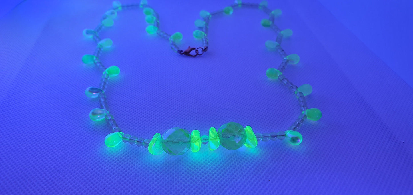 Czech Uranium glass necklace vaseline glass beads vintage jewelry #24023