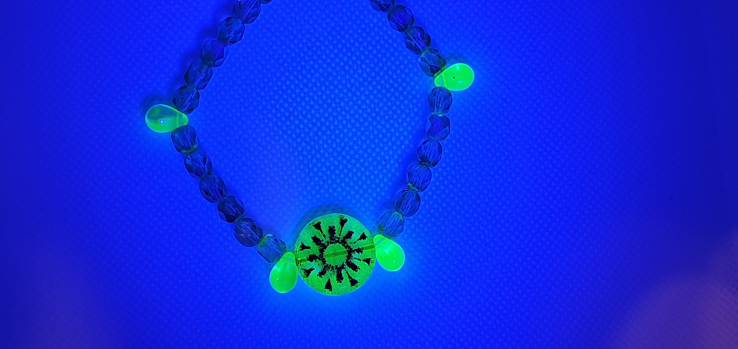 Czech Uranium and crystal glass bracelet beads vintage jewelry #24014