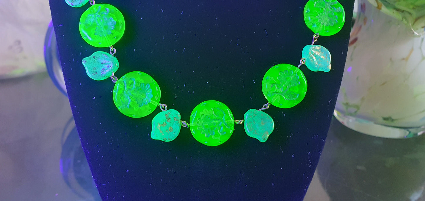 Genuine Uranium glass necklace vaseline beads vintage jewelry #24040