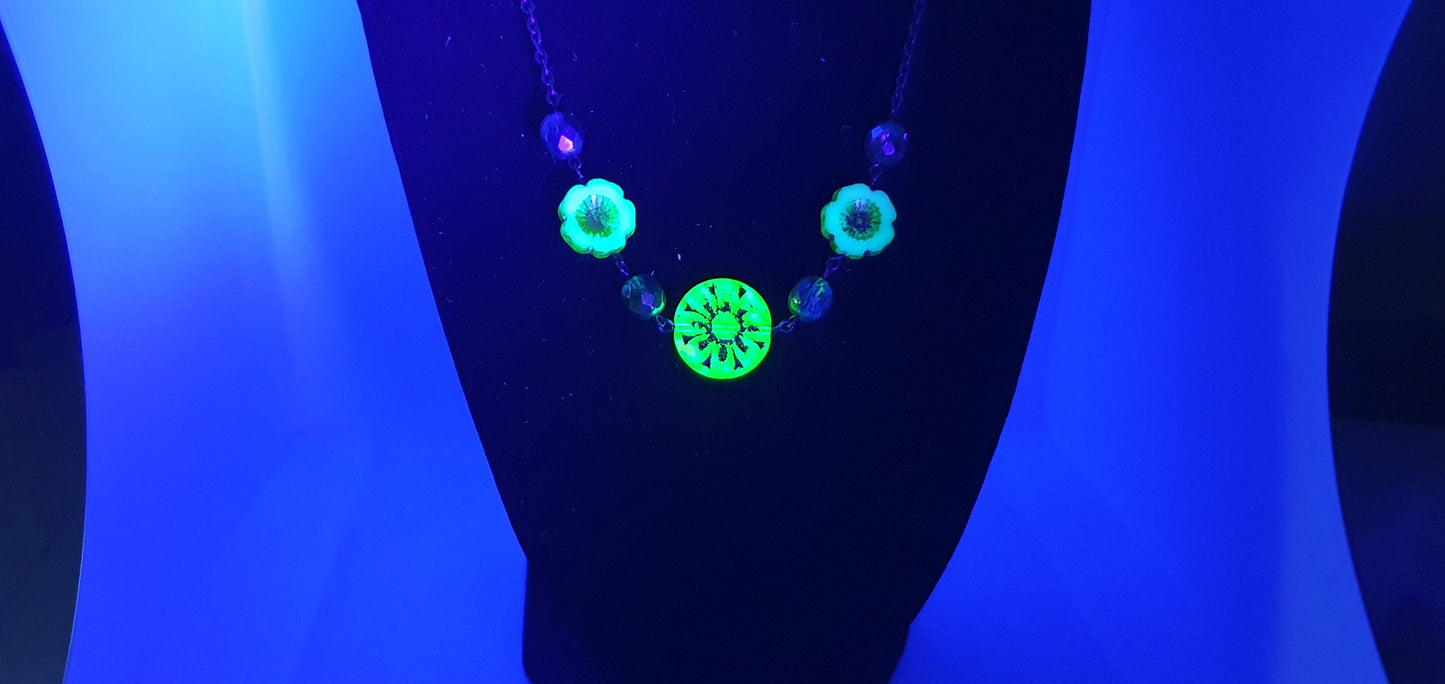 Czech Uranium glass necklace vaseline glass beads vintage jewelry #24031