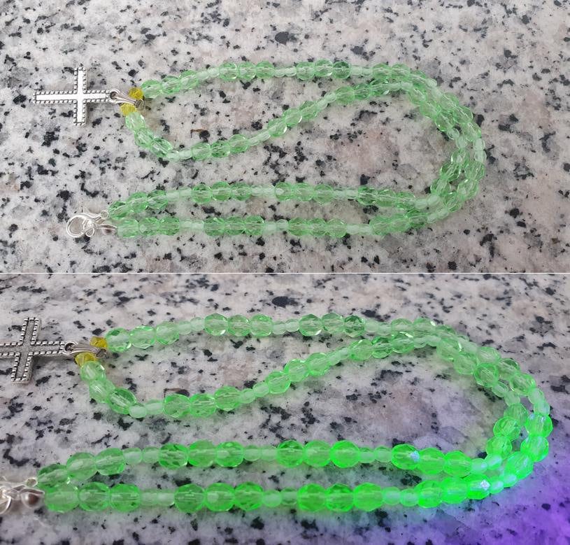 Czech Uranium glass necklace vaseline glass beads vintage jewelry #24016