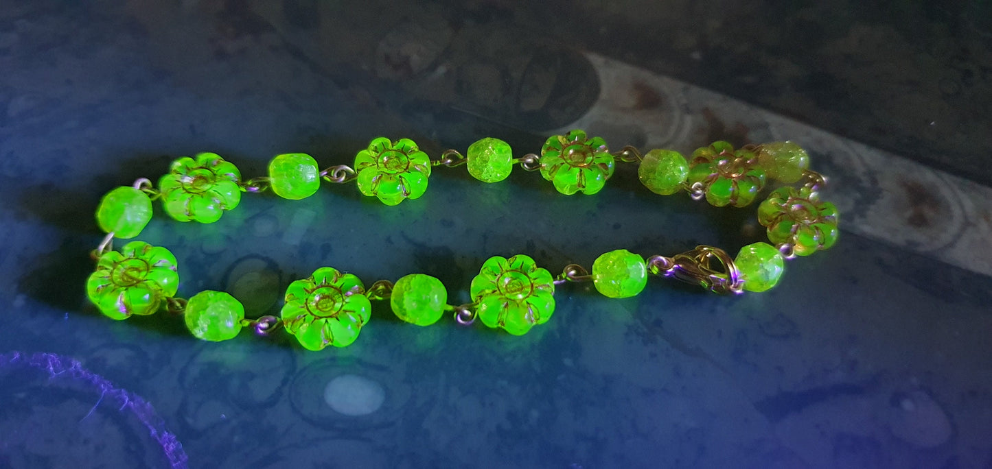 Czech Uranium glass bracelet vaseline glass beads #24062