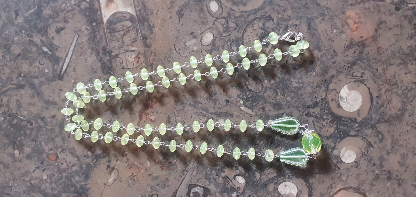 Czech uranium glass beads necklace vintage jewelry #24070