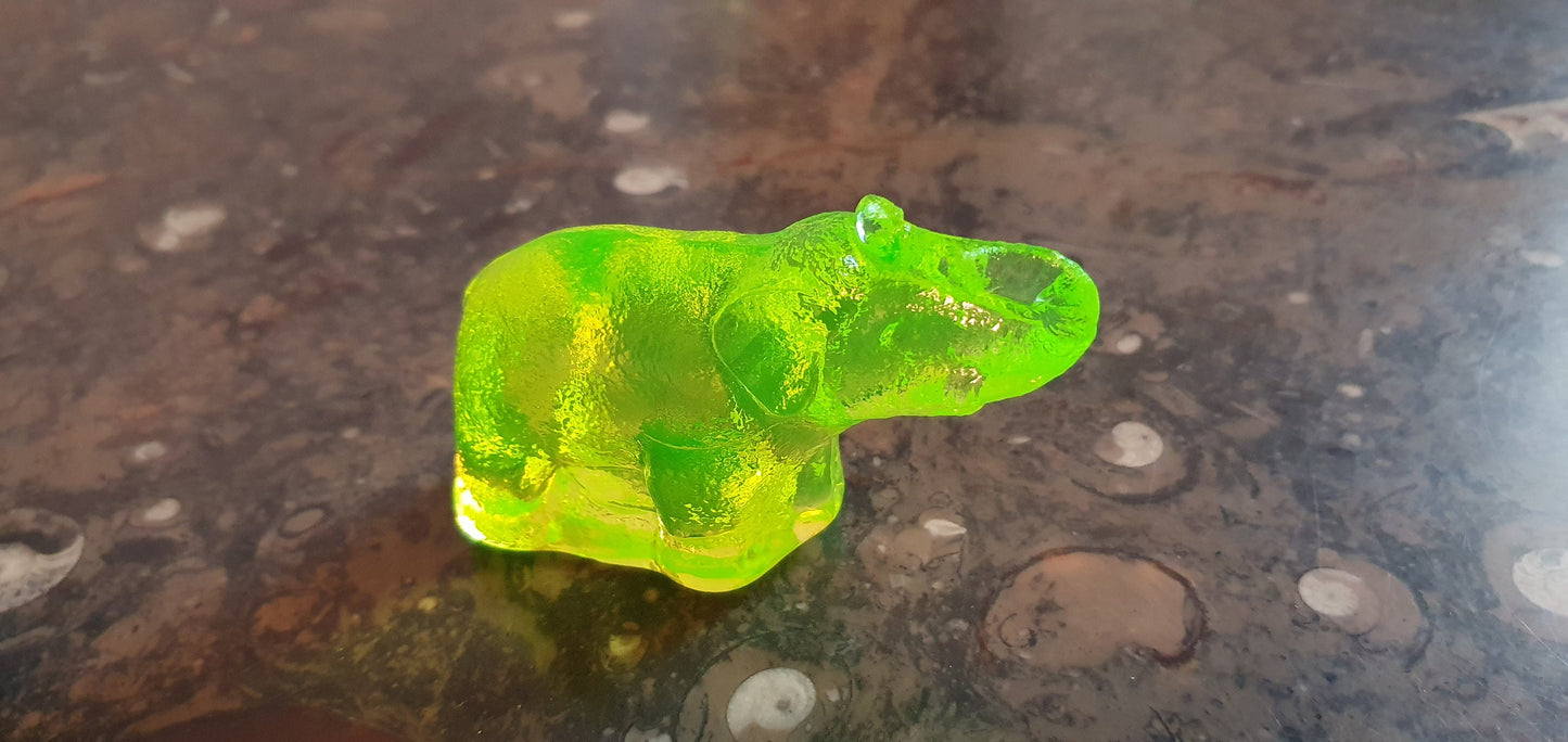 Uranium glass Elephant figure vaseline glass collectible item