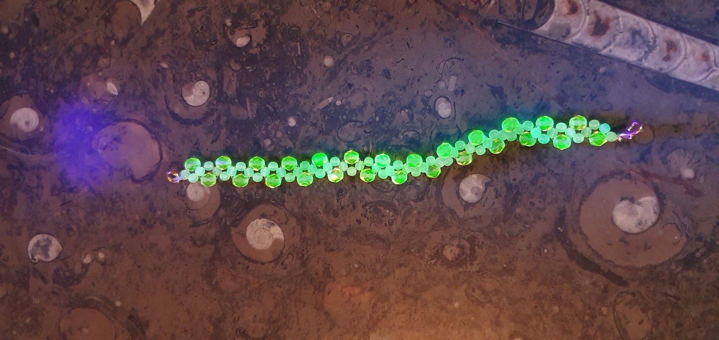 Czech Uranium glass bracelet vaseline glass beads vintage jewelry #24081