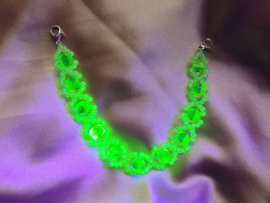 Amazing Uranium glass bracelet UR-BR006